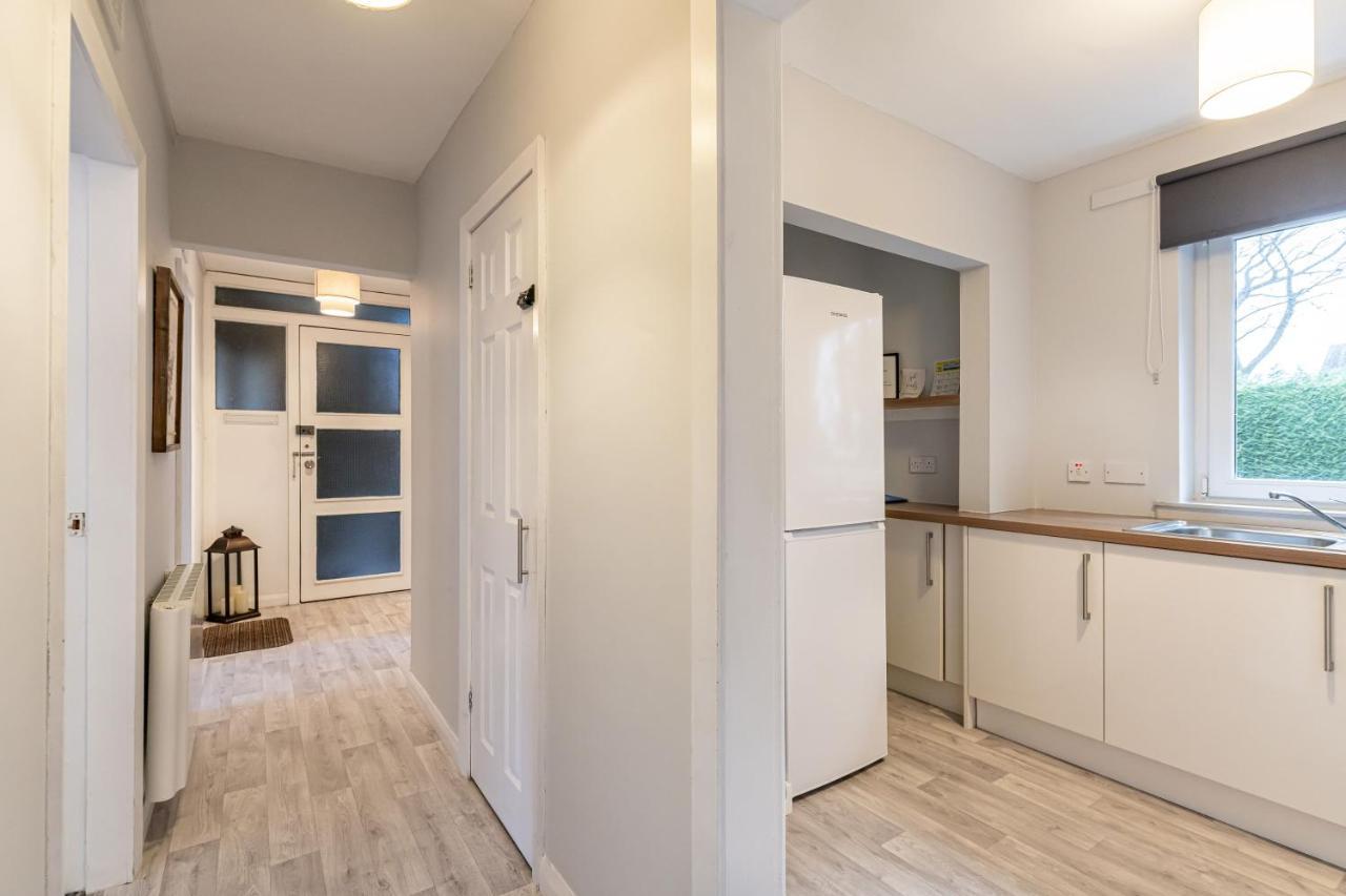 Ground-Fl Two Bedroom Apartment In Bridge Of Allan Exterior photo