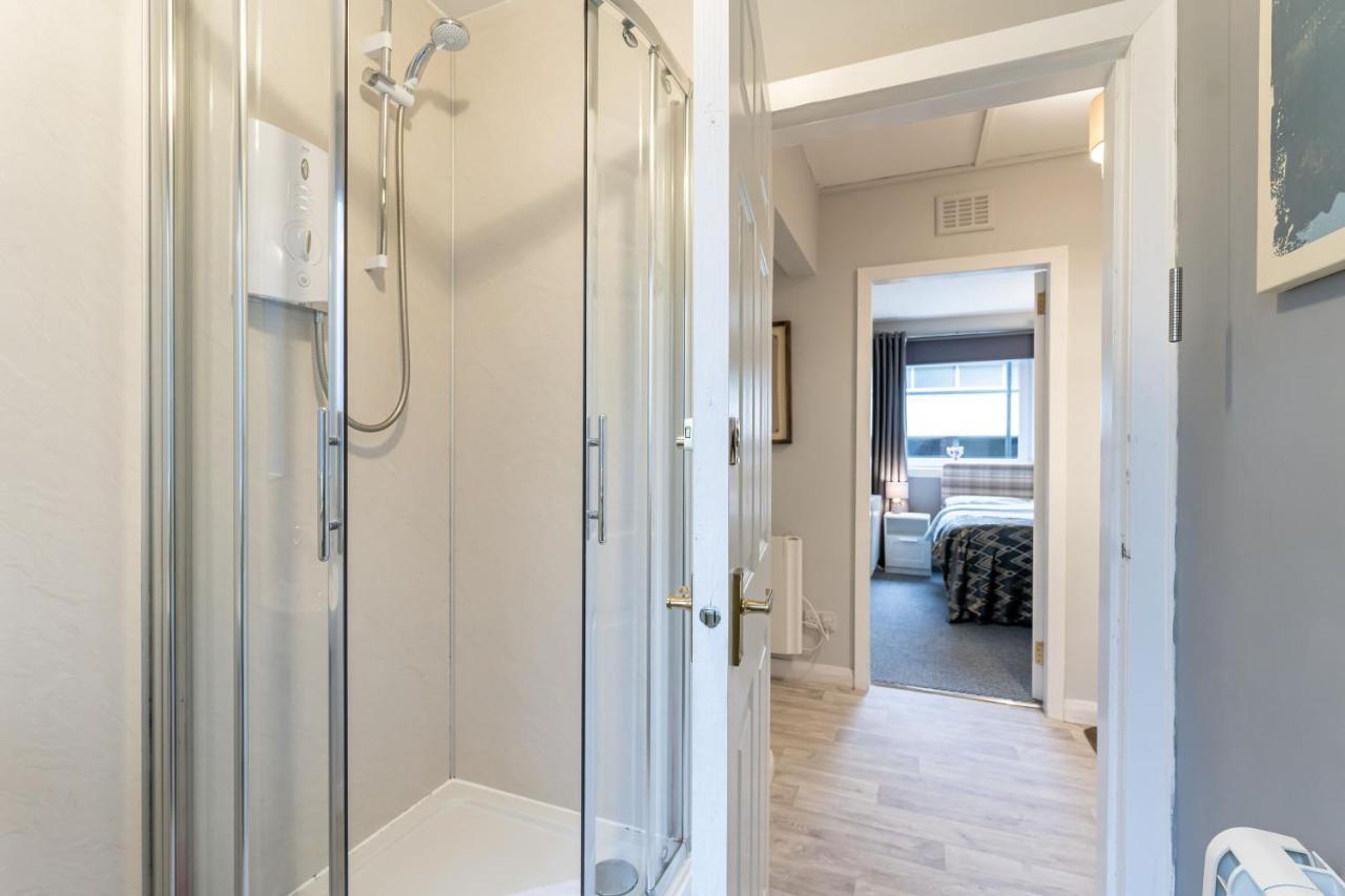 Ground-Fl Two Bedroom Apartment In Bridge Of Allan Exterior photo