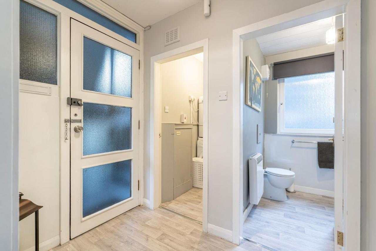 Ground-Fl Two Bedroom Apartment In Bridge Of Allan Exterior photo